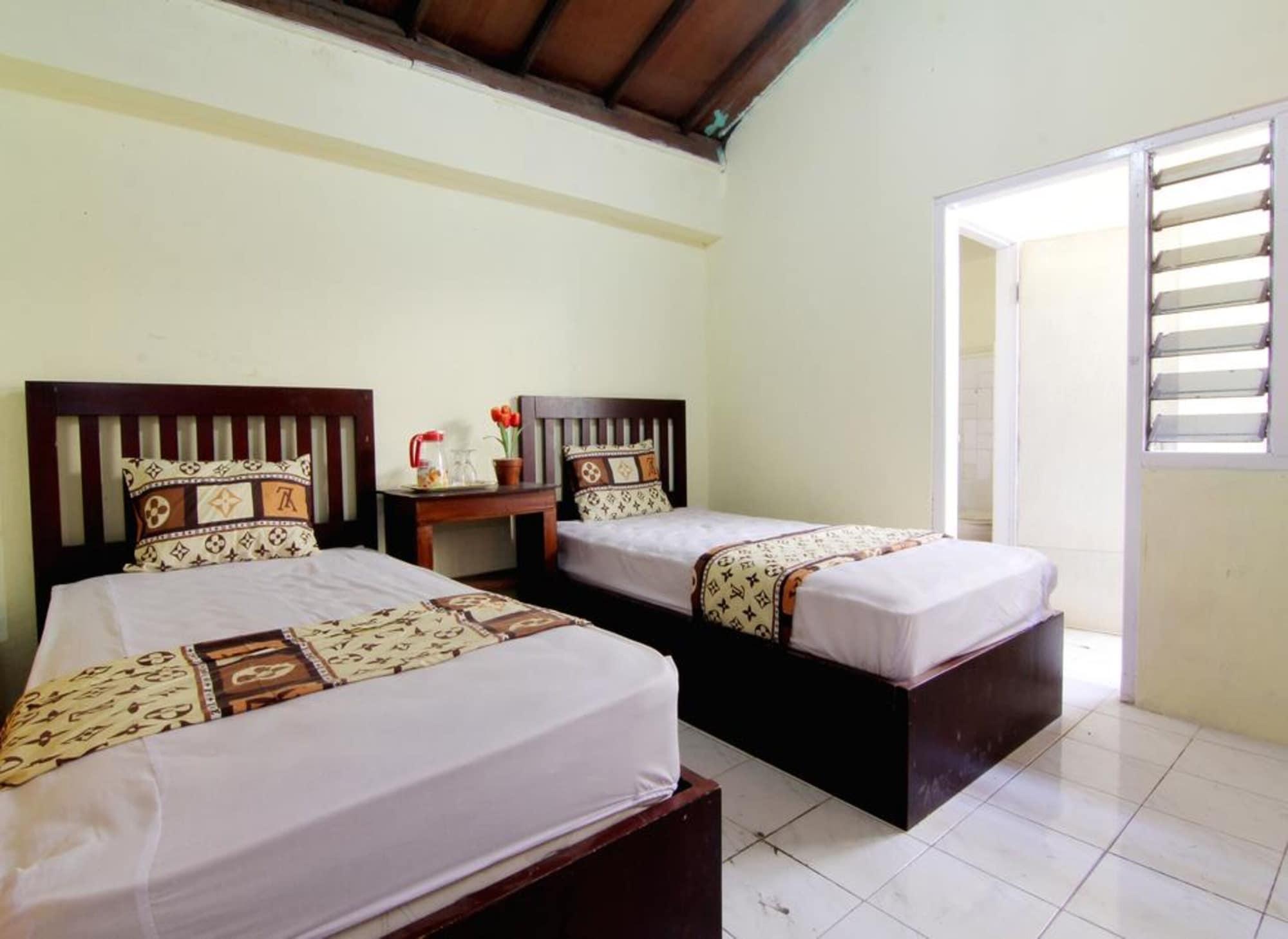 Griya Lowanu Yogyakarta Exterior foto